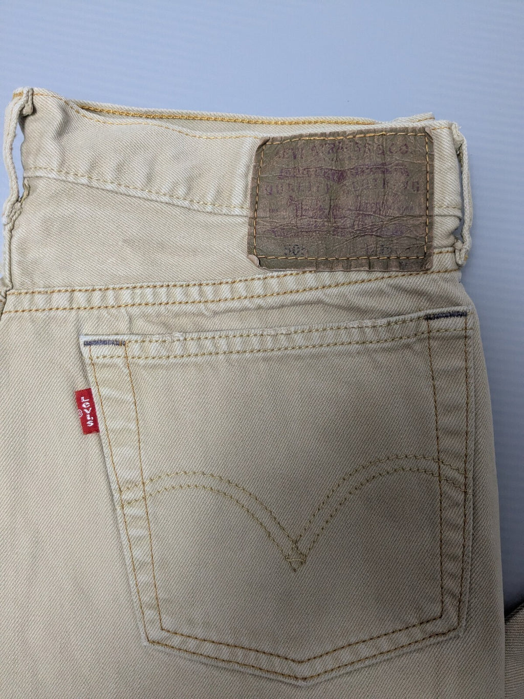 Vintage Levi's 502 Regular Tapered Jeans Beige Tan Denim W32 L32 Red Tab