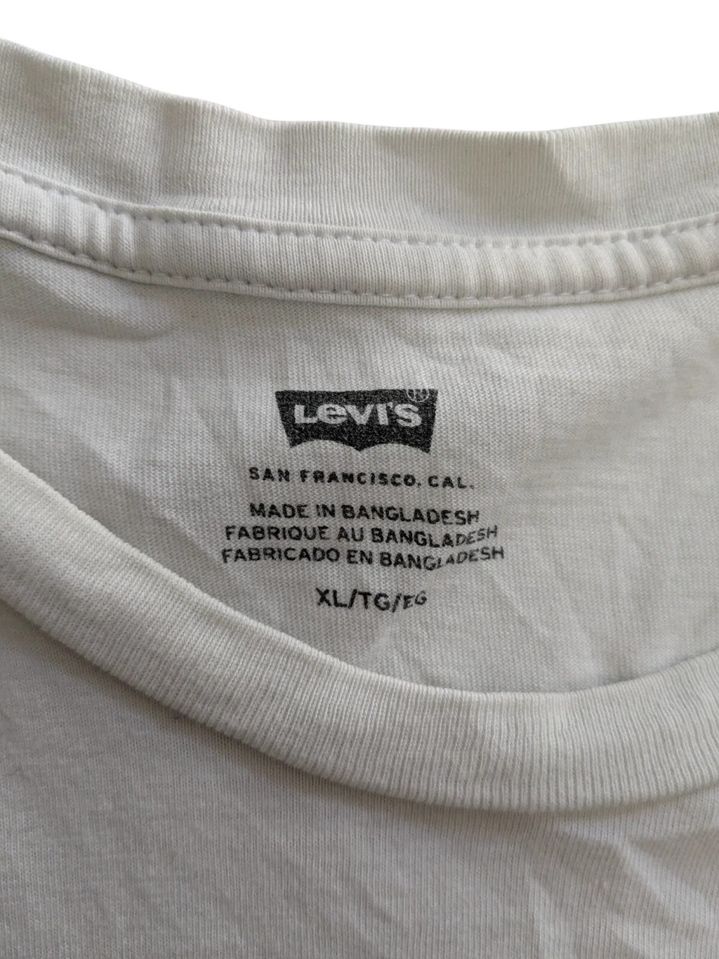 My Store Levi's white cotton jersey t-shirt interior neck label showing size XL and brand logo