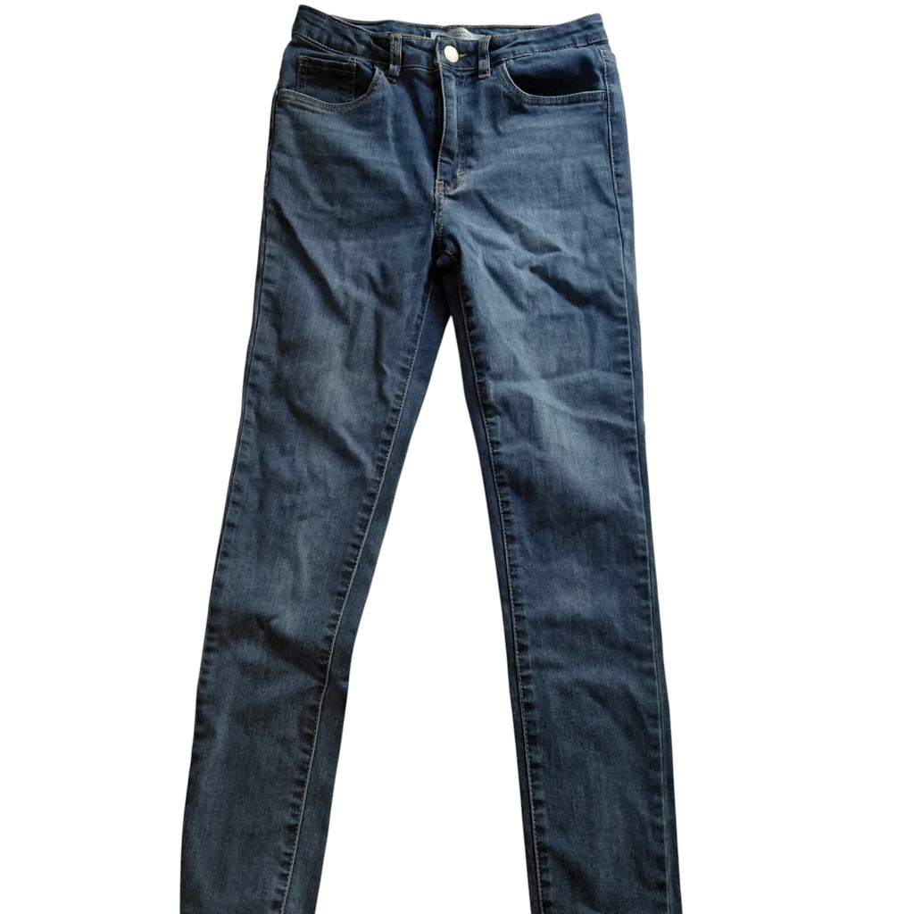 My Store Levis 720 high rise super skinny jeans in a mid blue wash denim with a classic button fly closure.