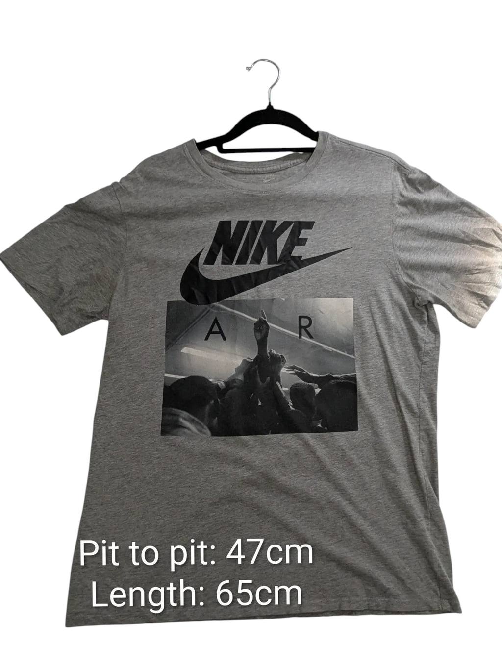 My Store grey Nike cotton t-shirt with black logo and graphic print, short sleeve crew neck streetwear style.