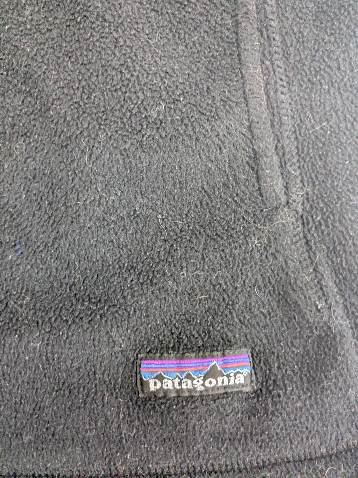 My Store Patagonia Synchilla black polyester fleece pullover with embroidered brand logo patch